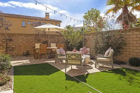 Exterior - 2339 Nicklaus St, Oxnard, CA 93036 photo 8 of 12