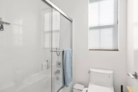 Bath - 2339 Nicklaus St, Oxnard, CA 93036 photo 5 of 5