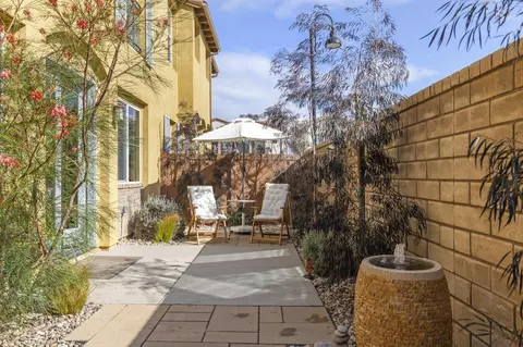 Exterior - 2339 Nicklaus St, Oxnard, CA 93036 photo 3 of 12