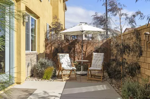 Exterior - 2339 Nicklaus St, Oxnard, CA 93036 photo 4 of 12