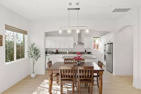 Dining - 2339 Nicklaus St, Oxnard, CA 93036 photo 2 of 4