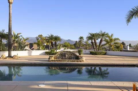 Exterior - 95 Valley Vista Dr, Camarillo, CA 93010 photo 5 of 8