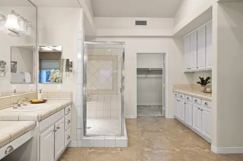 Bath - 95 Valley Vista Dr, Camarillo, CA 93010 photo 2 of 4