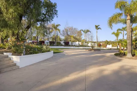Exterior - 95 Valley Vista Dr, Camarillo, CA 93010 photo 7 of 8