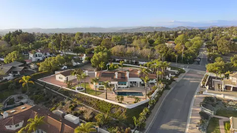 View/Area - 95 Valley Vista Dr, Camarillo, CA 93010 photo 2 of 9