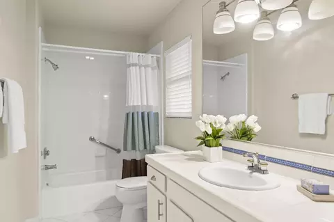 Bath - 95 Valley Vista Dr, Camarillo, CA 93010 photo 4 of 4