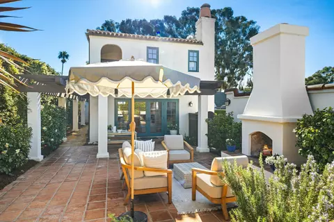 24 W Junipero St, Santa Barbara, CA 93105