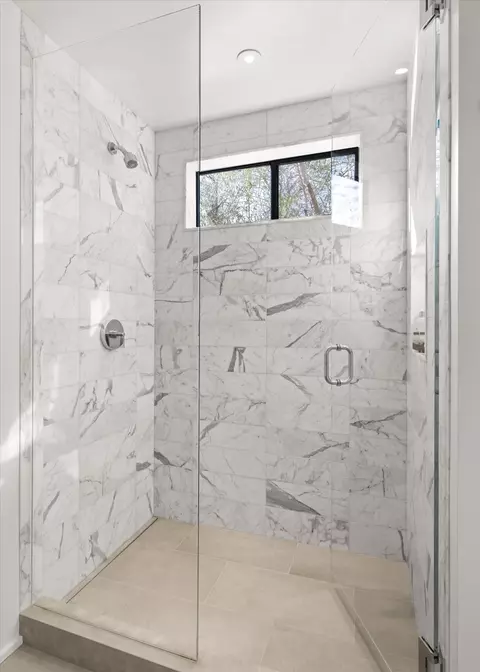 Bath - 448 Court Pl, Montecito, CA 93108 photo 5 of 5