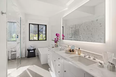 Bath - 448 Court Pl, Montecito, CA 93108 photo 1 of 5