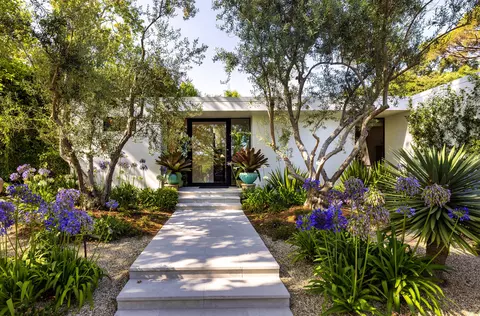 Exterior - 448 Court Pl, Montecito, CA 93108 photo 4 of 15