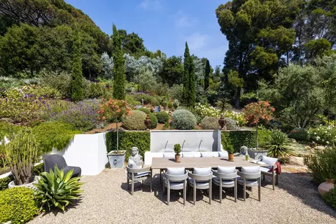 Exterior - 448 Court Pl, Montecito, CA 93108 photo 8 of 15