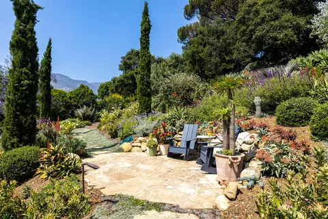 Exterior - 448 Court Pl, Montecito, CA 93108 photo 10 of 15