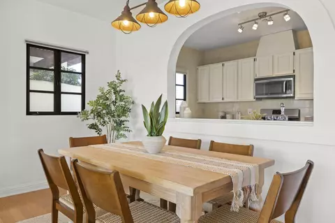 Dining - 1532 State St #E, Santa Barbara, CA 93101 photo 4 of 4