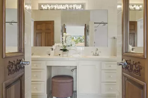 Bath - 1532 State St #E, Santa Barbara, CA 93101 photo 1 of 4