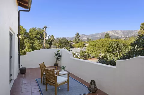 Exterior - 1532 State St #E, Santa Barbara, CA 93101 photo 5 of 11