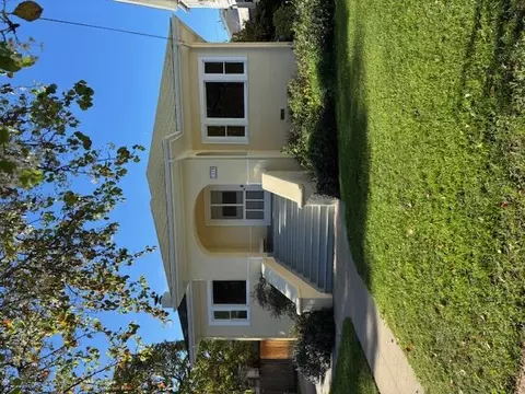 1119 Bath St, Santa Barbara, CA 93101
