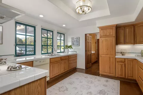 7 E Arrellaga St, Santa Barbara, CA 93101 photo 12