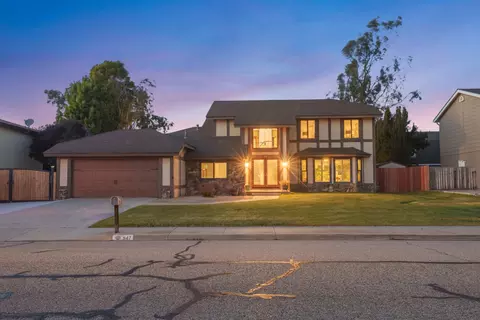 947 Clubhouse Dr, Santa Maria, CA 93455