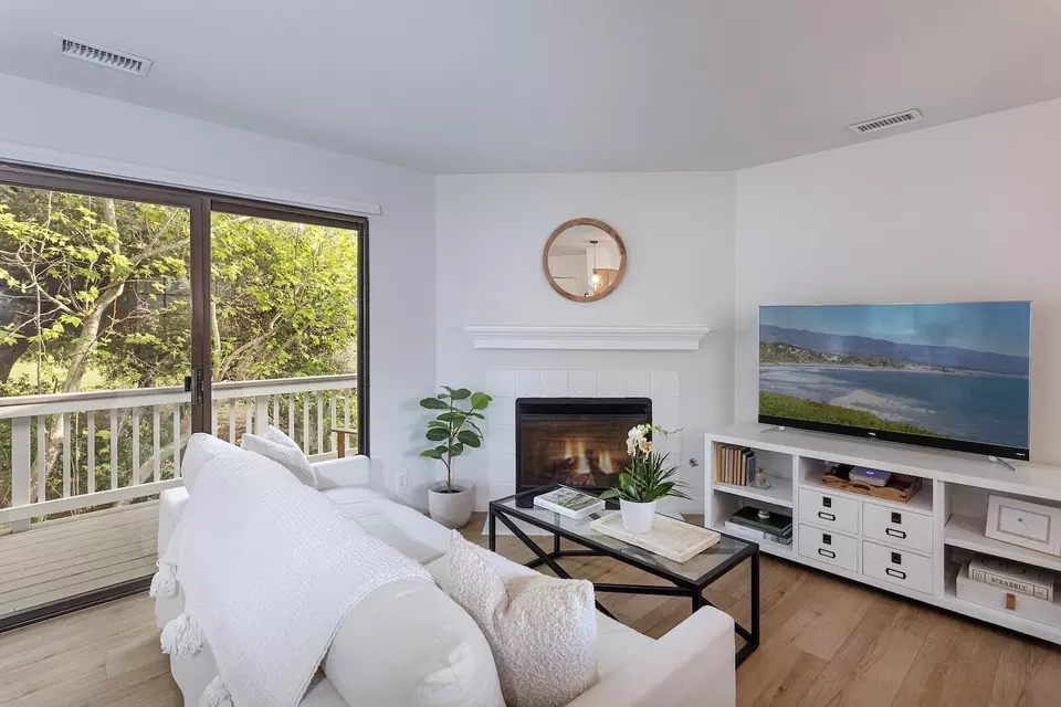 Living - 4012 Invierno Dr #B, Santa Barbara, CA 93110 photo 1 of 2