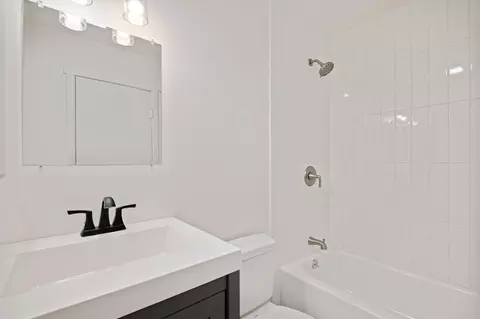 Bath - 5956 Via Real #3, Carpinteria, CA 93013 photo 1 of 1