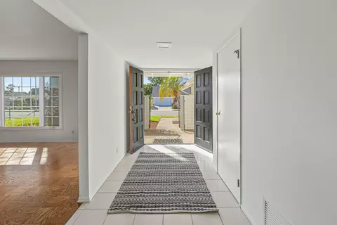 Entry Way - 470 Arundel Rd, Goleta, CA 93117 photo 1 of 2