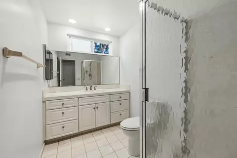 Bath - 470 Arundel Rd, Goleta, CA 93117 photo 1 of 2
