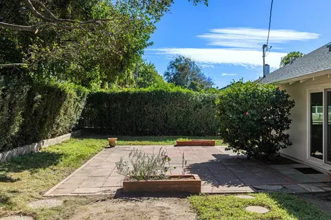 Exterior - 470 Arundel Rd, Goleta, CA 93117 photo 5 of 9