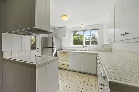 Kitchen - 470 Arundel Rd, Goleta, CA 93117 photo 1 of 2