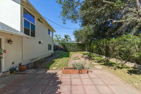 Exterior - 470 Arundel Rd, Goleta, CA 93117 photo 4 of 9