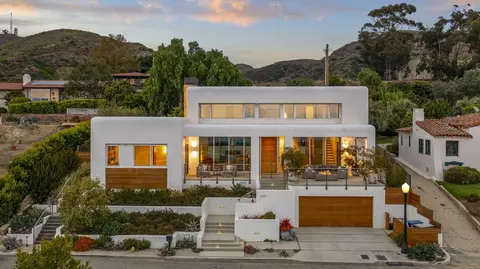 1843 Hillcrest Dr, Ventura, CA 93001