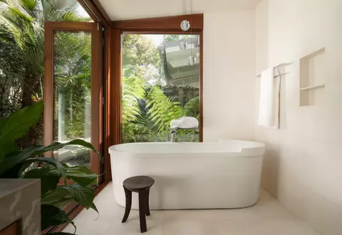 Bath - 1134 Hill Rd, Montecito, CA 93108 photo 2 of 4