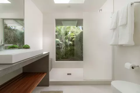 Bath - 1134 Hill Rd, Montecito, CA 93108 photo 4 of 4