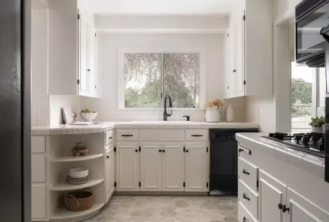 Kitchen - 3182 Serena Ave, Carpinteria, CA 93013 photo 1 of 1