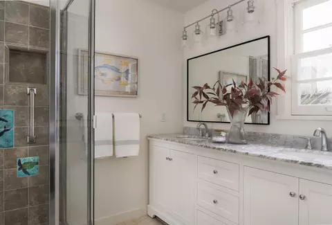 Bath - 3182 Serena Ave, Carpinteria, CA 93013 photo 1 of 3