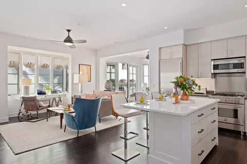18 W Victoria St #303, Santa Barbara, CA 93101