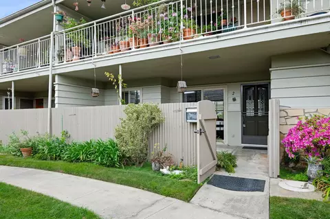 257 Moreton Bay Ln #2, Goleta, CA 93117