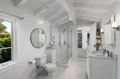 Bath - 1650 E Valley Rd, Montecito, CA 93108 photo 2 of 3