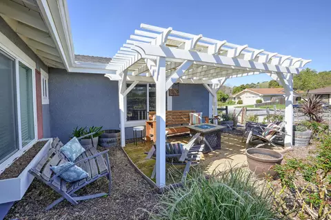 Exterior - 2124 Creekside Dr, Solvang, CA 93463 photo 2 of 16