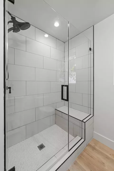 Bath - 246 3rd St, Solvang, CA 93463 photo 6 of 6