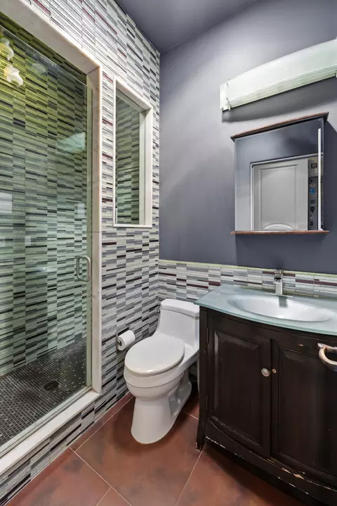 Bath - 330 E Mountain Dr, Montecito, CA 93108 photo 7 of 7