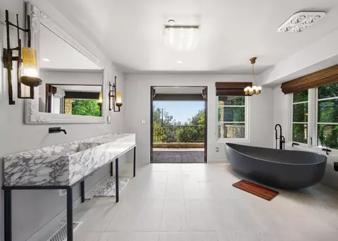 Bath - 330 E Mountain Dr, Montecito, CA 93108 photo 2 of 7
