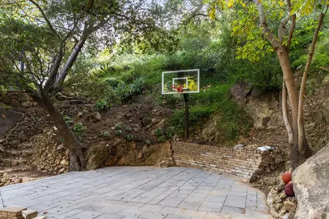 Exterior - 330 E Mountain Dr, Montecito, CA 93108 photo 12 of 21