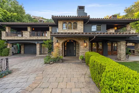 Exterior - 330 E Mountain Dr, Montecito, CA 93108 photo 2 of 21