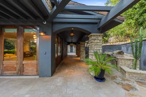 Exterior - 330 E Mountain Dr, Montecito, CA 93108 photo 6 of 21