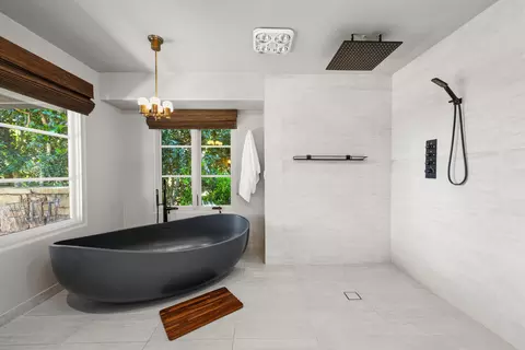 Bath - 330 E Mountain Dr, Montecito, CA 93108 photo 3 of 7