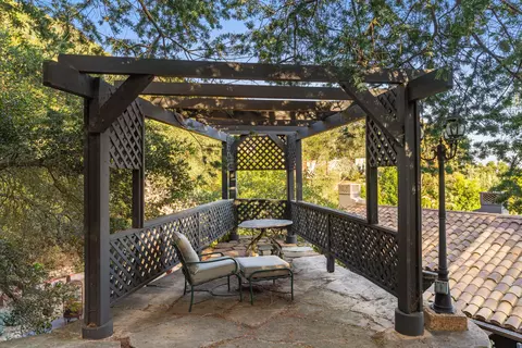 Exterior - 330 E Mountain Dr, Montecito, CA 93108 photo 10 of 21