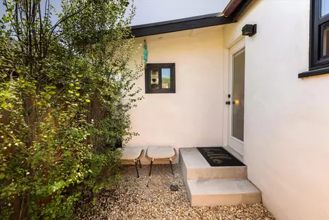Exterior - 10861090 Elm Ln, Carpinteria, CA 93013 photo 6 of 10