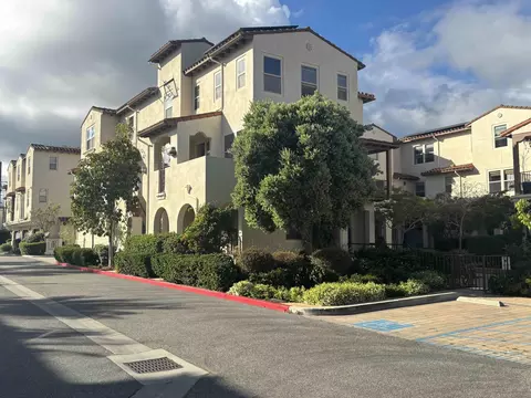 571 E Montecito St, Santa Barbara, CA 93103