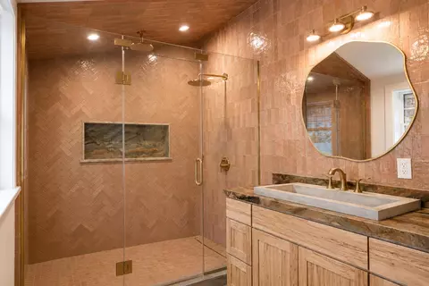 Bath - 2111 Refugio Rd, Goleta, CA 93117 photo 1 of 1