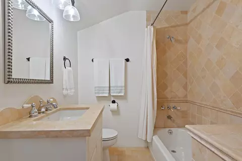 Bath - 189 Hermosillo Rd, Montecito, CA 93108 photo 2 of 5
